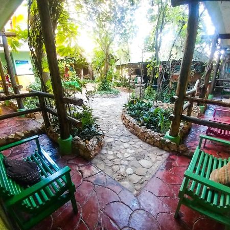 Hostal Dona Chava Pedernales Exterior photo