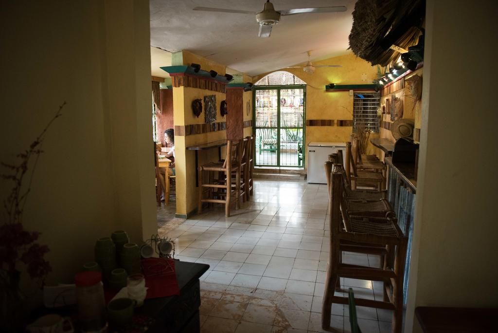 Hostal Dona Chava Pedernales Exterior photo