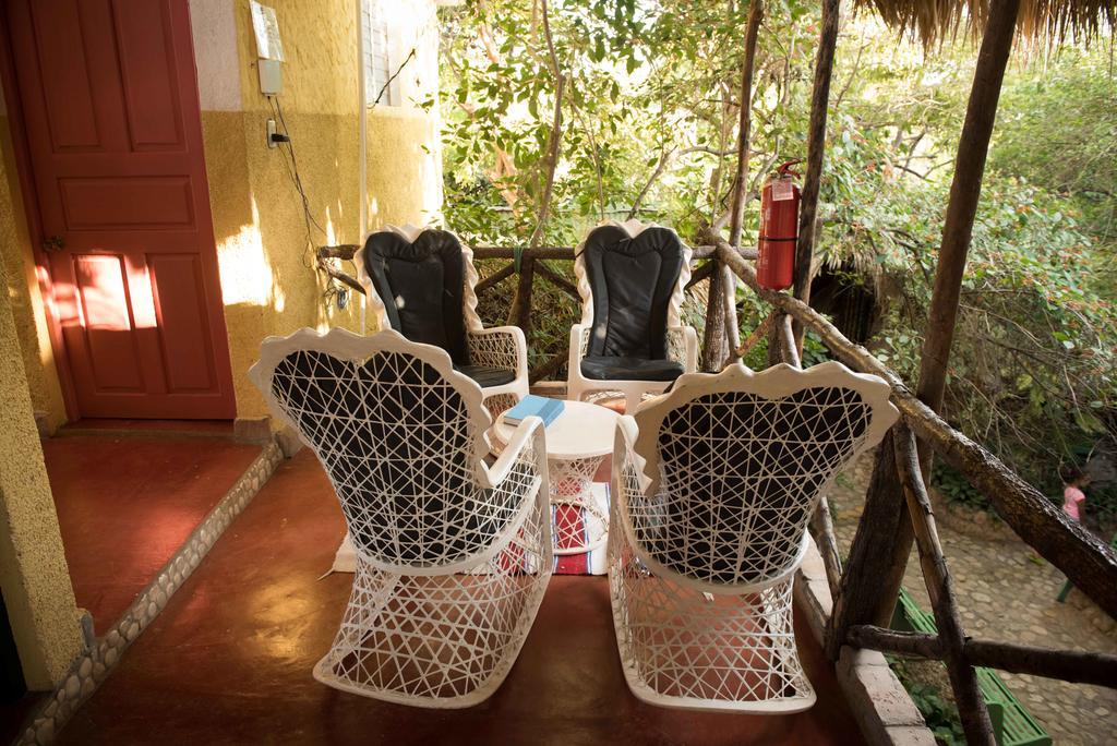 Hostal Dona Chava Pedernales Exterior photo