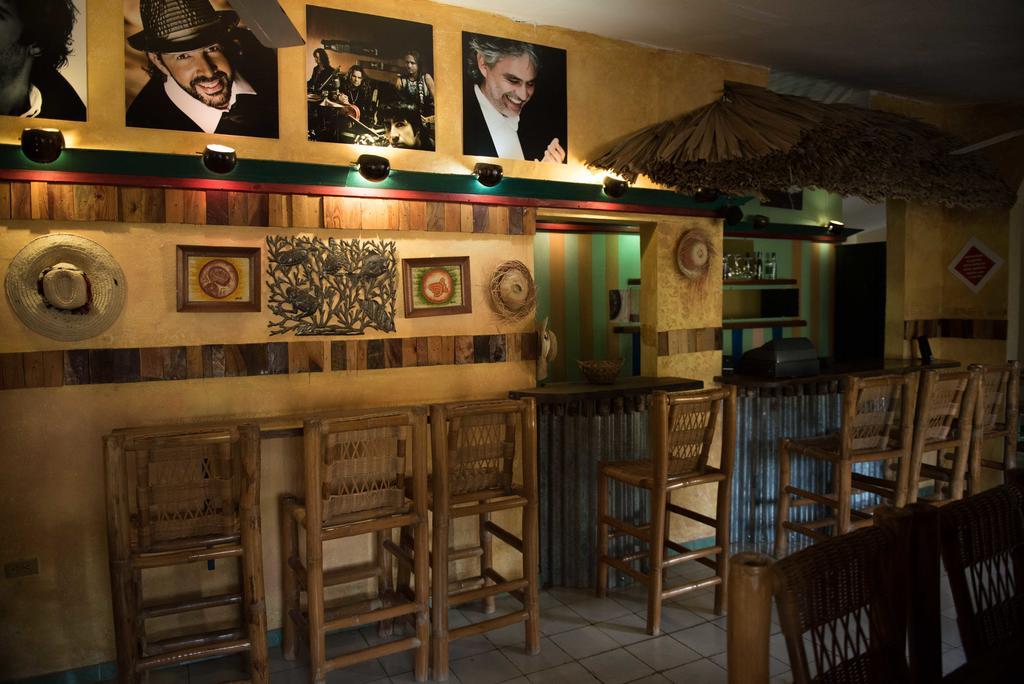 Hostal Dona Chava Pedernales Exterior photo