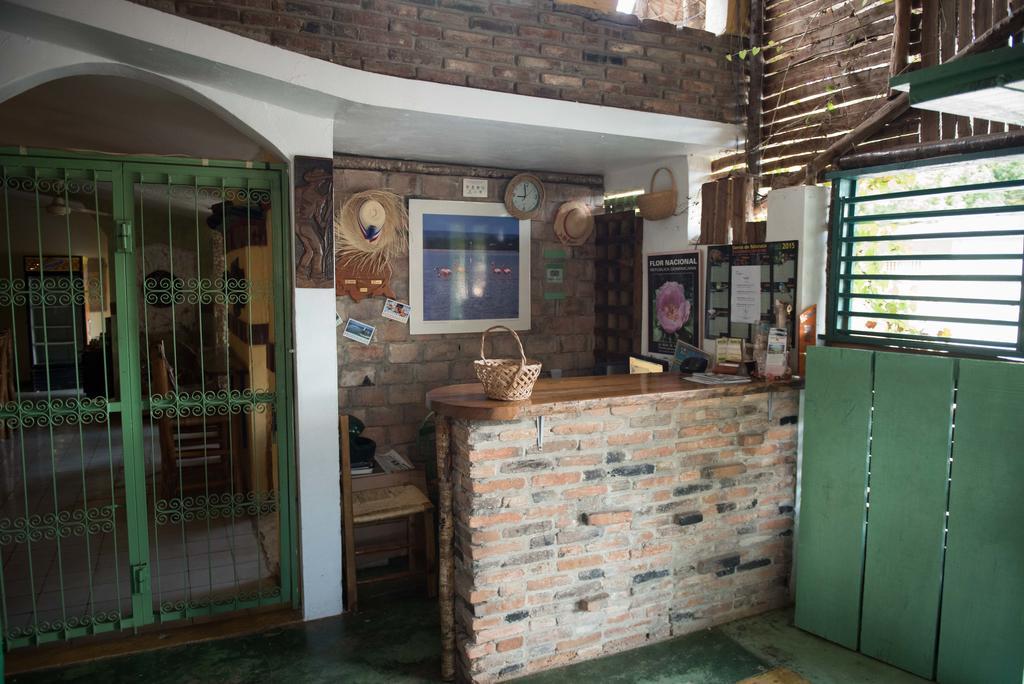 Hostal Dona Chava Pedernales Exterior photo
