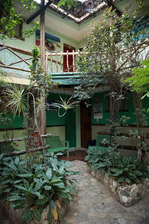 Hostal Dona Chava Pedernales Exterior photo