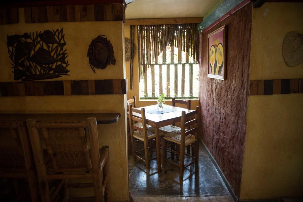 Hostal Dona Chava Pedernales Exterior photo